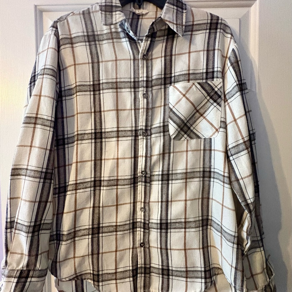 LA MIEL Woman’s Cream and Black plaid flannel Size Small